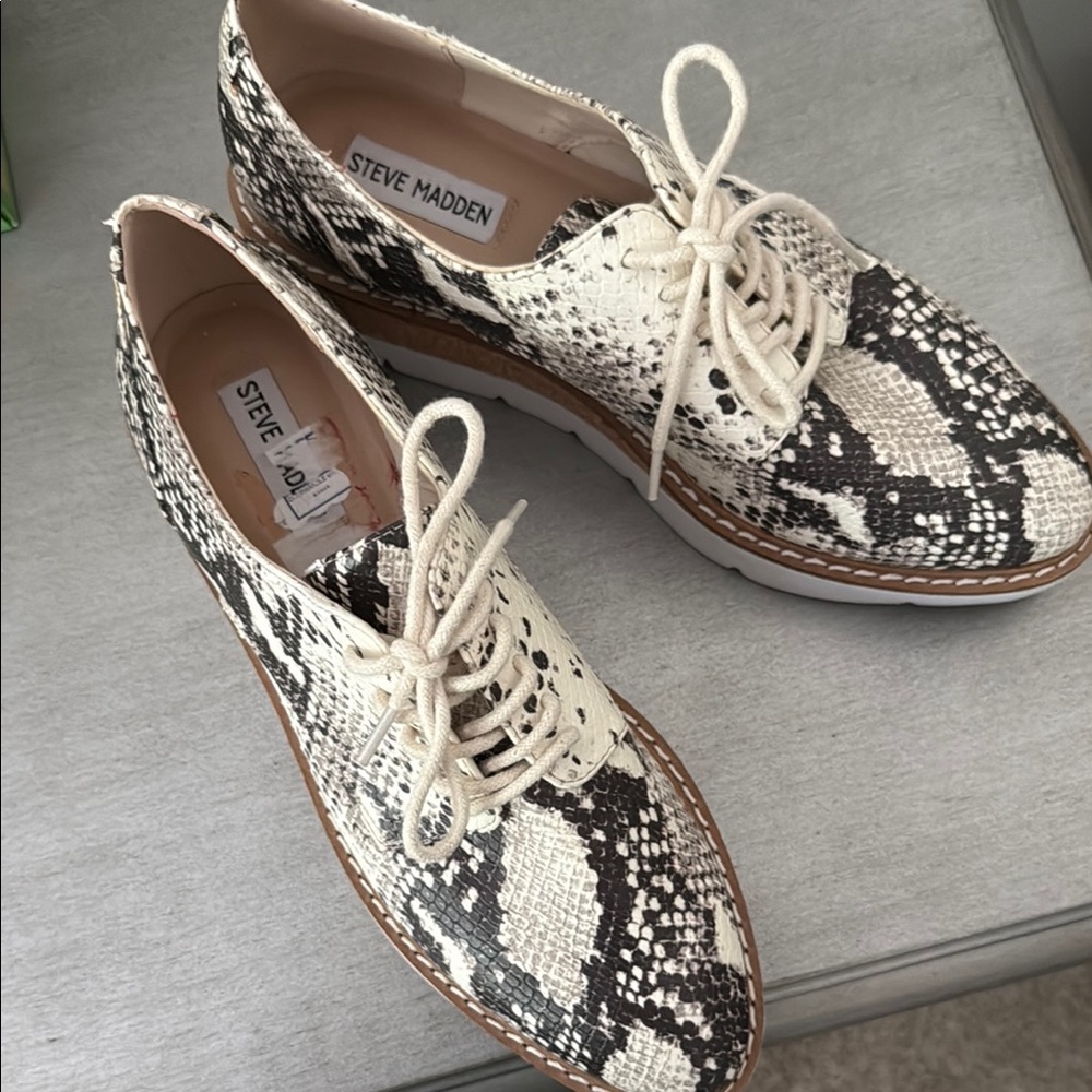 Steve Madden Black and Cream Flats with Snakeskin Print